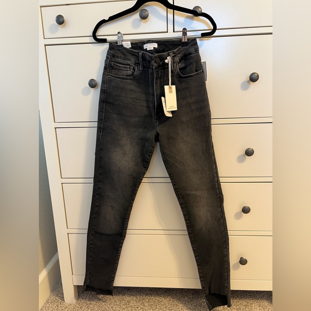 NWT Good American black skinny jeans. Size 6, 8, 10, 12. Good waist.